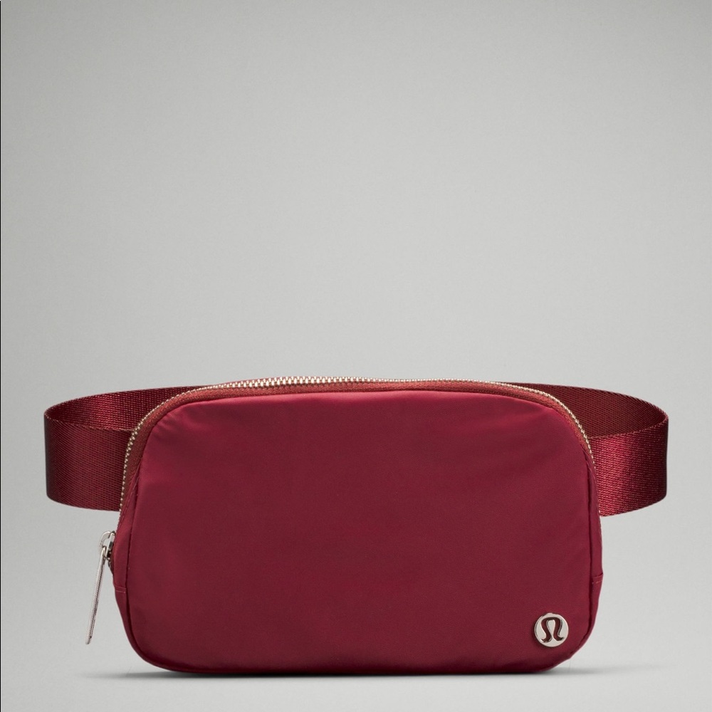 NWOT Lululemon Everywhere Belt Bag